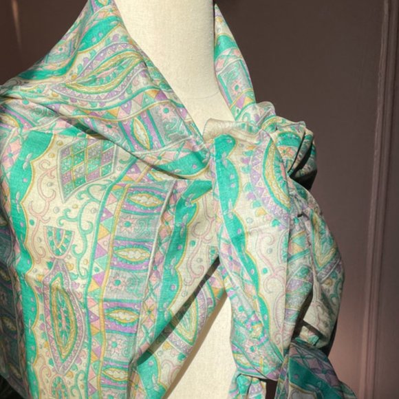 Handmade vintage pastel mint silk scarf - Picture 2 of 10
